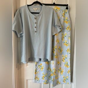 ME By Jennie Garth Lt Blue Top D&CO Beach Lemon Striped Pants Lot Of 2 Sz Small.